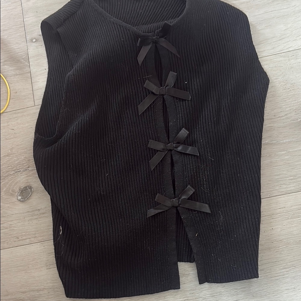 SHEIN Black Ribbed Crop Top with Bow Details